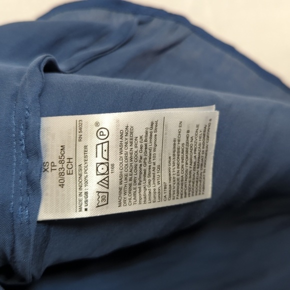 Banana Republic Navy Blue Chiffon Vneck Split Flutter Sleeve Size Extra Small - Picture 3 of 5